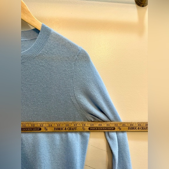 J.Crew Women’s 100% Cashmere Classic Fit Crewneck Sweater Size S in Light Blue - Picture 12 of 12